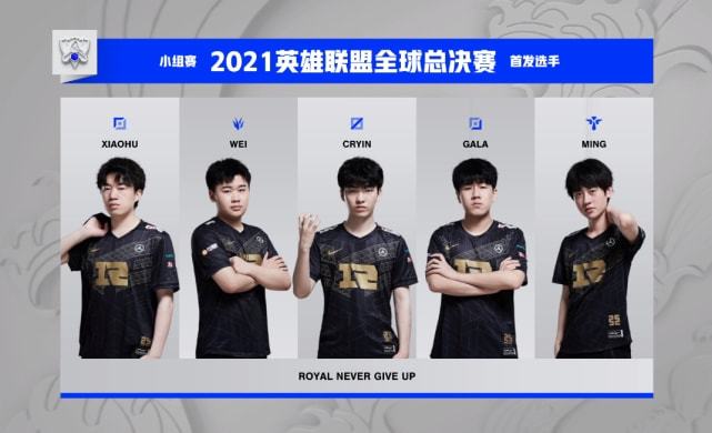 她进行了长 她进行了长